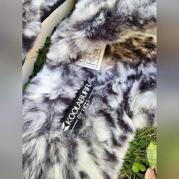 Size 8 - Women's Koolaburra By UGG Black And White Furry Slippers Leopard Print - Picture 7 of 9